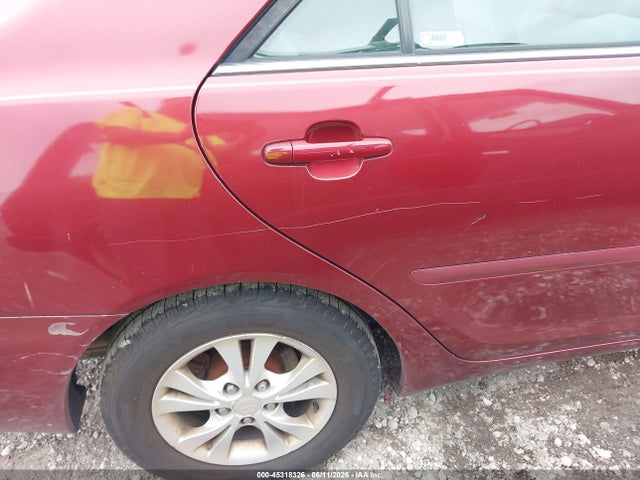 Toyota Camry Le V6