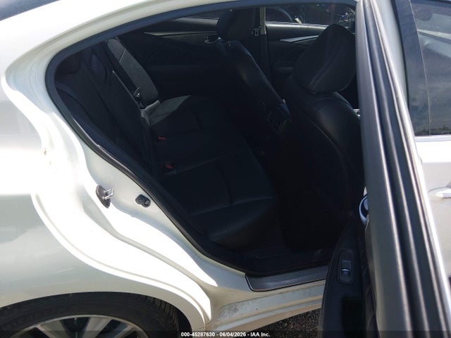INFINITI Q50 Premium