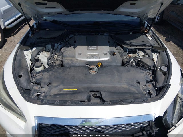 INFINITI Q50 Premium