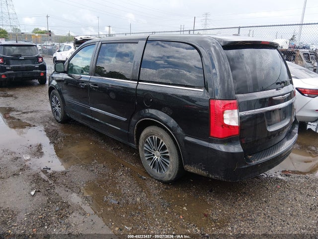 Chrysler Town & Country S