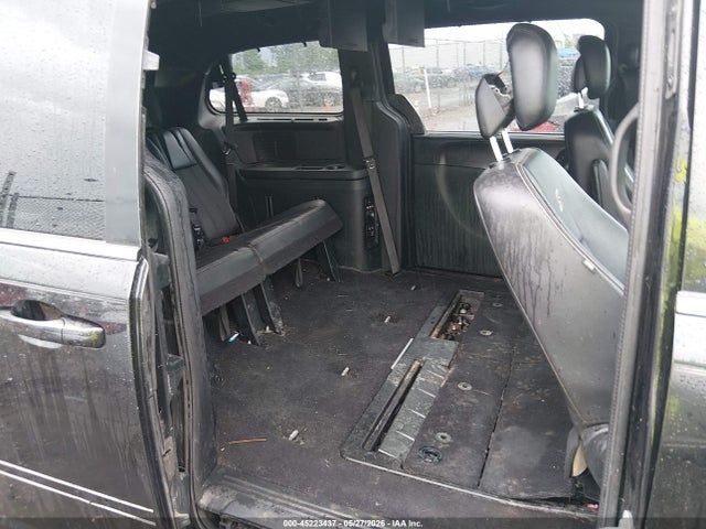 Chrysler Town & Country S