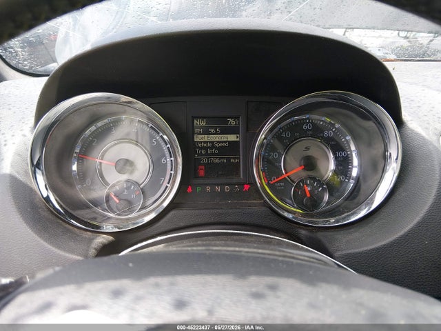 Chrysler Town & Country S