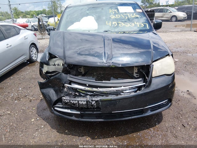 Chrysler Town & Country S