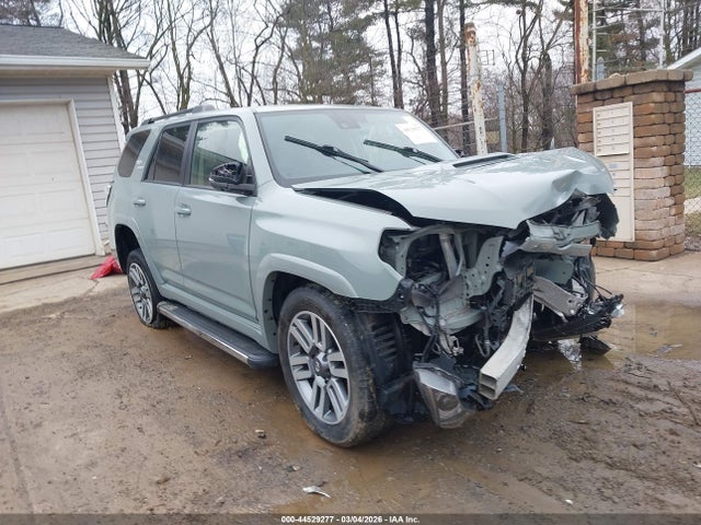 Salvage Toyota 4Runner Image