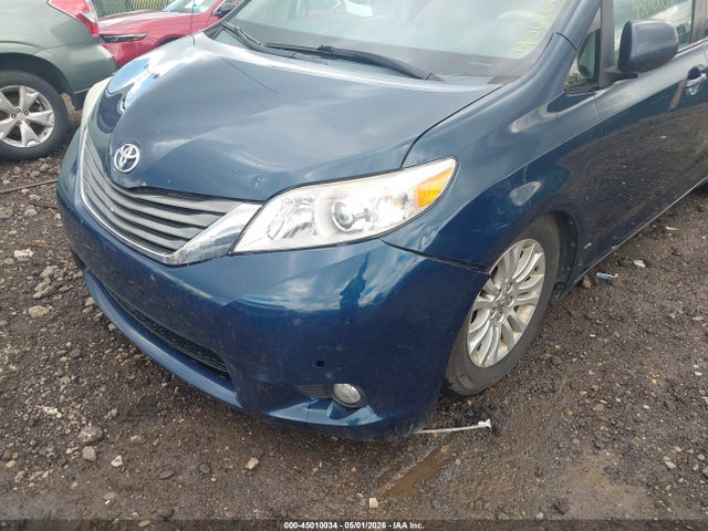 Toyota Sienna Xle V6 8 Passenger