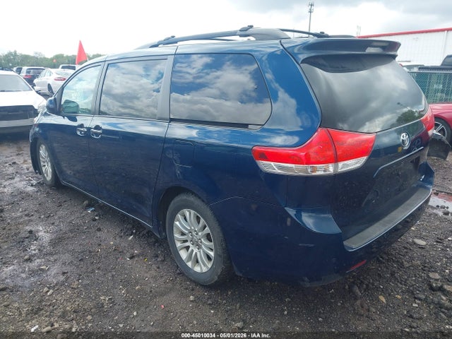 Toyota Sienna Xle V6 8 Passenger