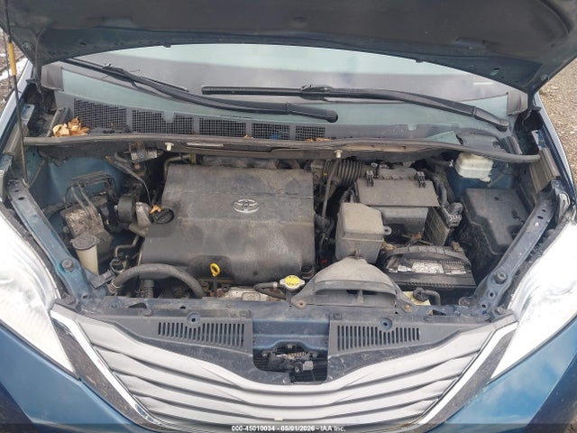 Toyota Sienna Xle V6 8 Passenger