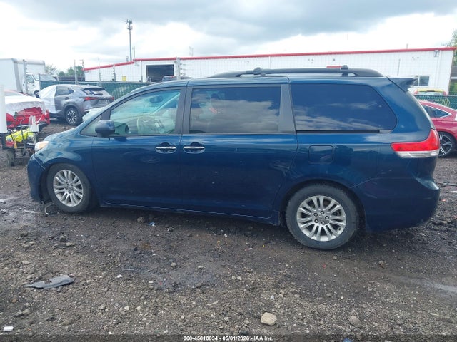 Toyota Sienna Xle V6 8 Passenger