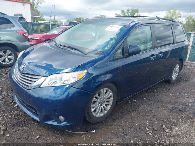 Toyota Sienna Xle V6 8 Passenger