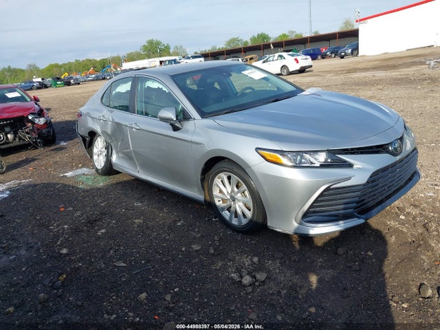 Salvage Toyota Camry Image