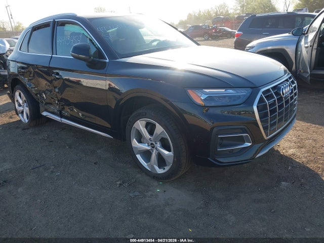 Salvage Audi Q5 Image