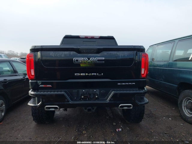 GMC Sierra 1500 4wd  Short Box Denali