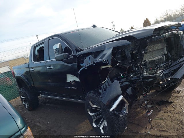 GMC Sierra 1500 4wd  Short Box Denali