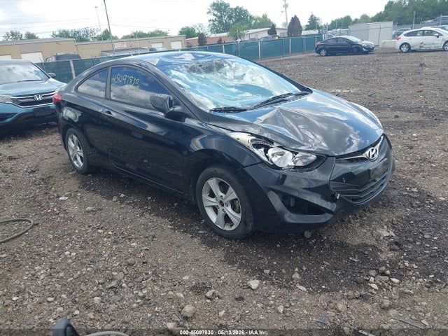 Salvage Hyundai ELANTRA Image