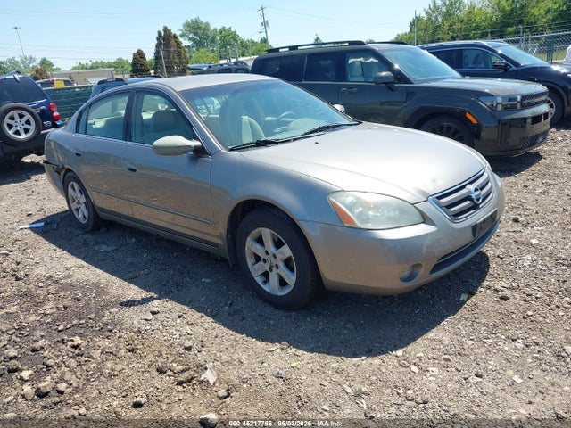 Salvage Nissan Altima Image