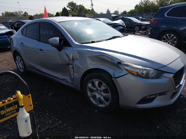 Salvage Mazda Mazda3 Image