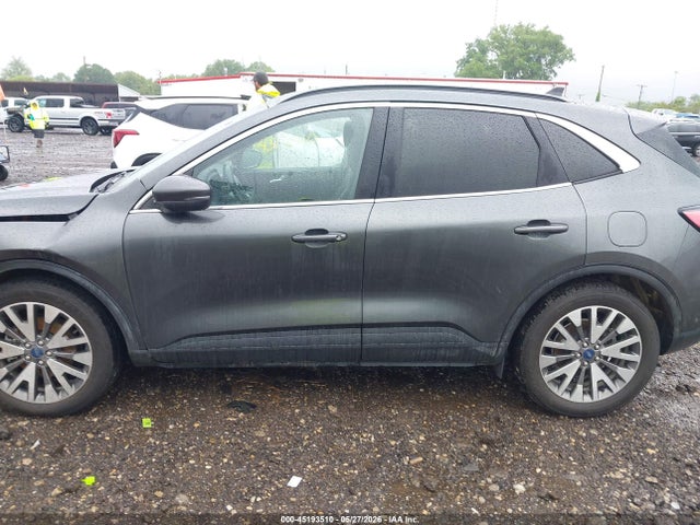 Ford Escape Titanium Hybrid