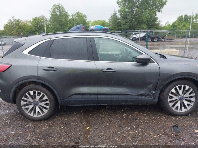 Ford Escape Titanium Hybrid