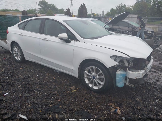 Salvage Ford Fusion Image