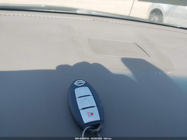 Nissan Pathfinder S