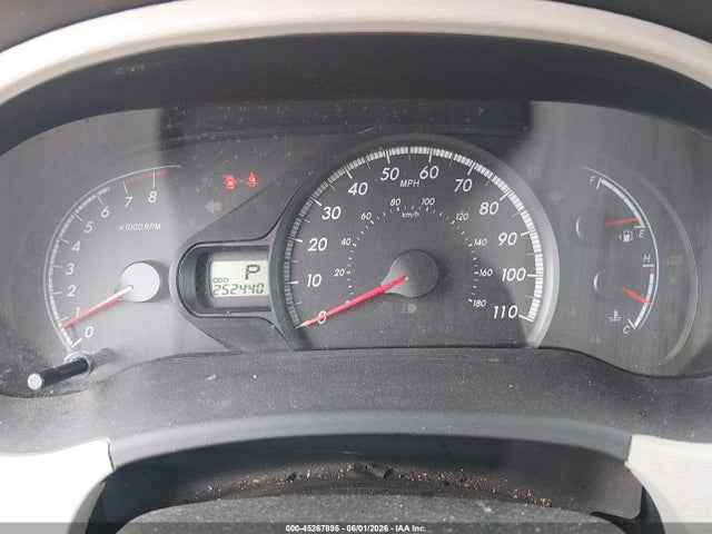 Toyota Sienna Le V6 8 Passenger