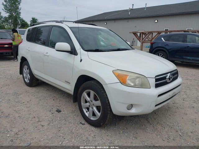 Salvage Toyota RAV4 Image