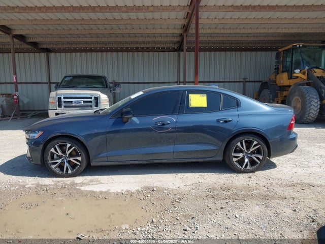 Volvo S60 B5 Core Dark Theme