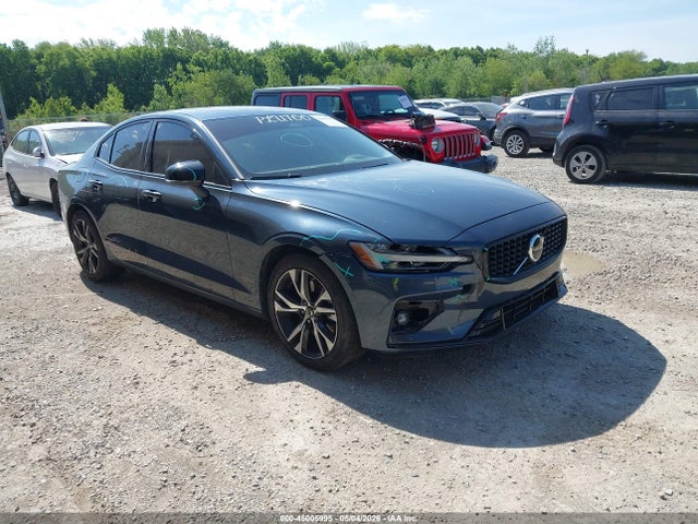 Salvage Volvo S60 Image
