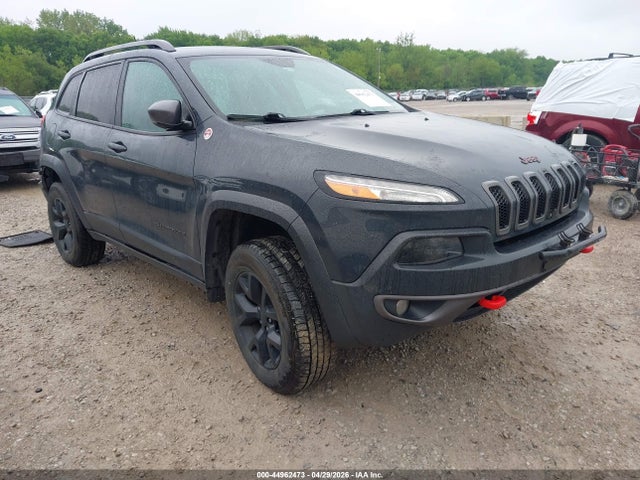 Salvage Jeep Cherokee Image