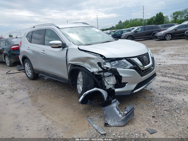 Salvage Nissan Rogue Image