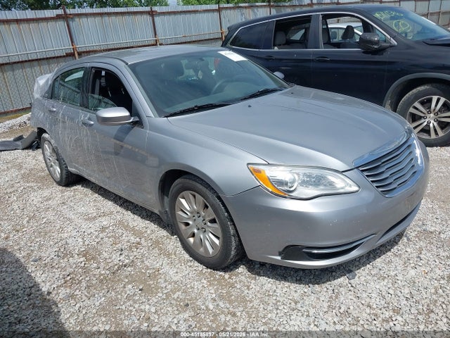 Salvage Chrysler 200 Image