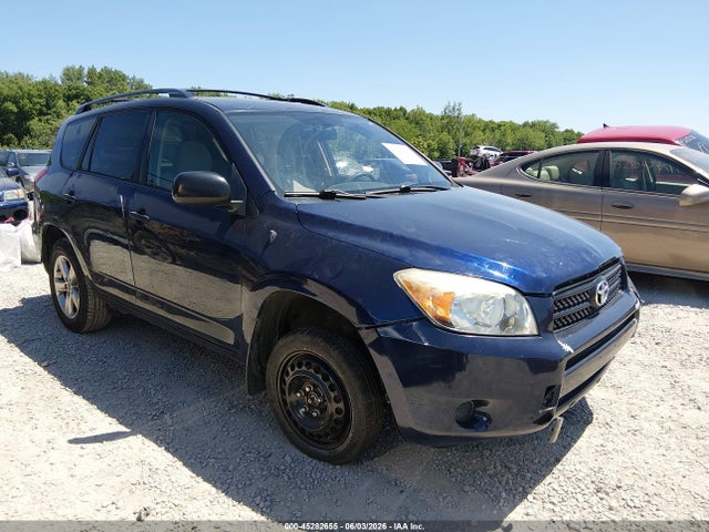 Salvage Toyota RAV4 Image