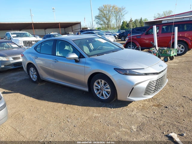 Salvage Toyota Camry Image