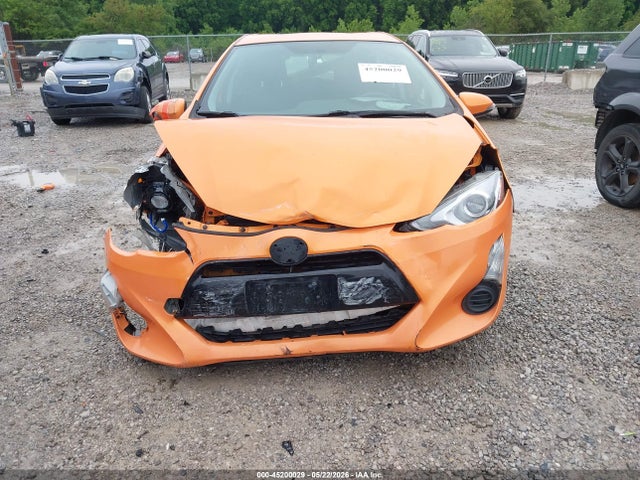 Toyota Prius c Two