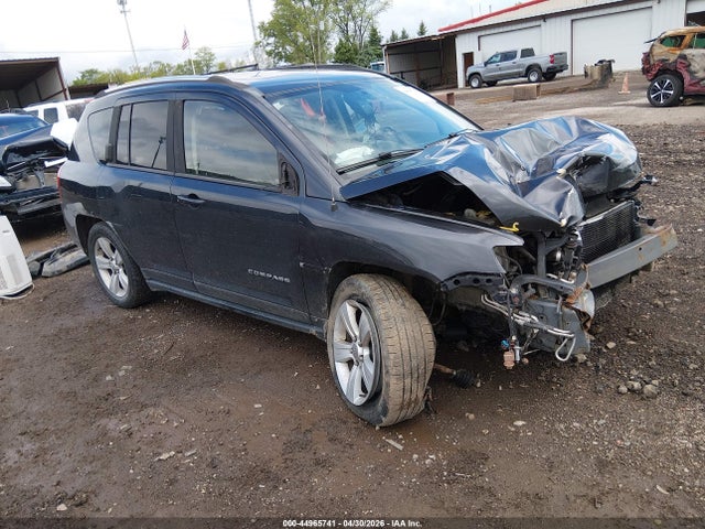 Salvage Jeep Compass Image