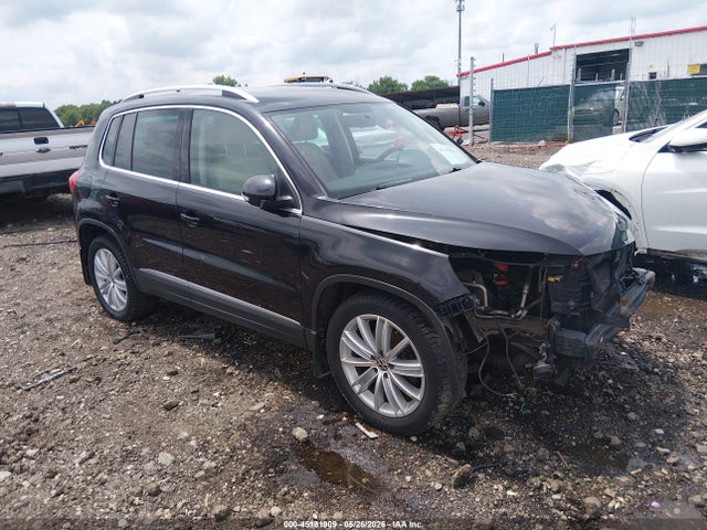 Salvage Volkswagen Tiguan Image