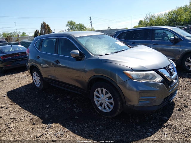 Salvage Nissan Rogue Image