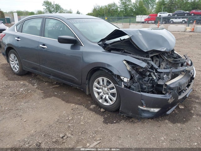 Salvage Nissan Altima Image
