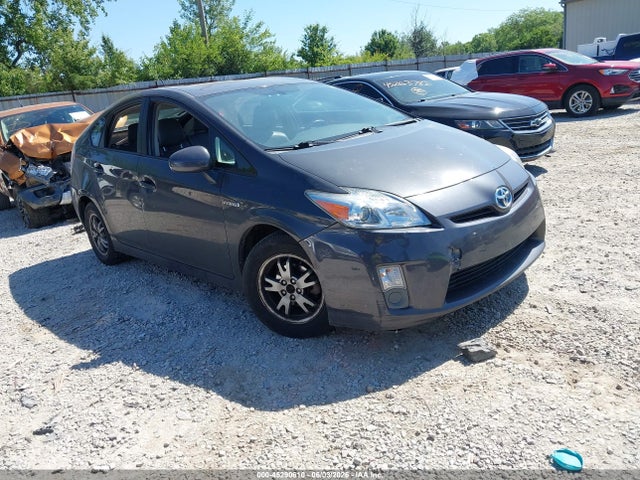 Salvage Toyota Prius Image