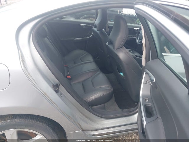 Volvo S60 T5