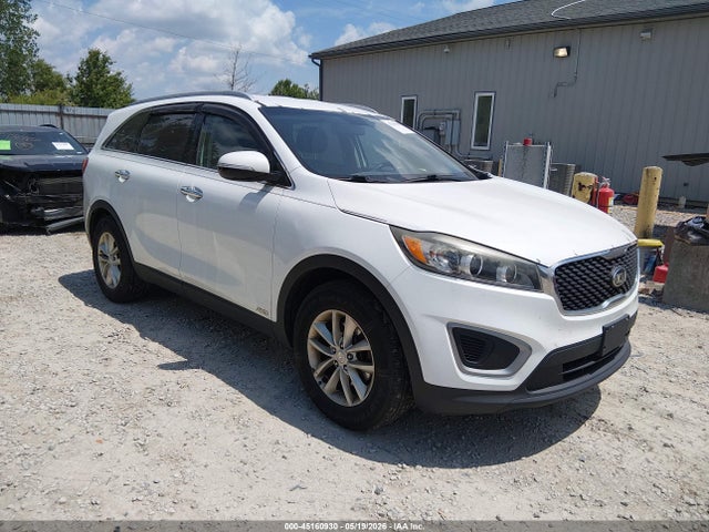 Salvage Kia Sorento Image
