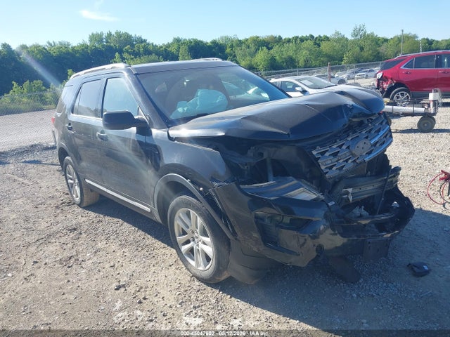 Salvage Ford Explorer Image