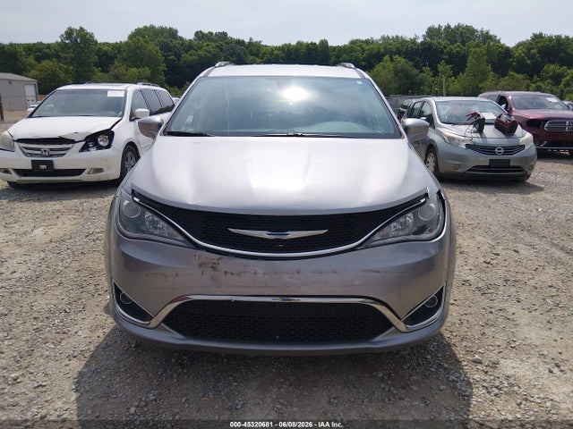 Chrysler Pacifica Touring L