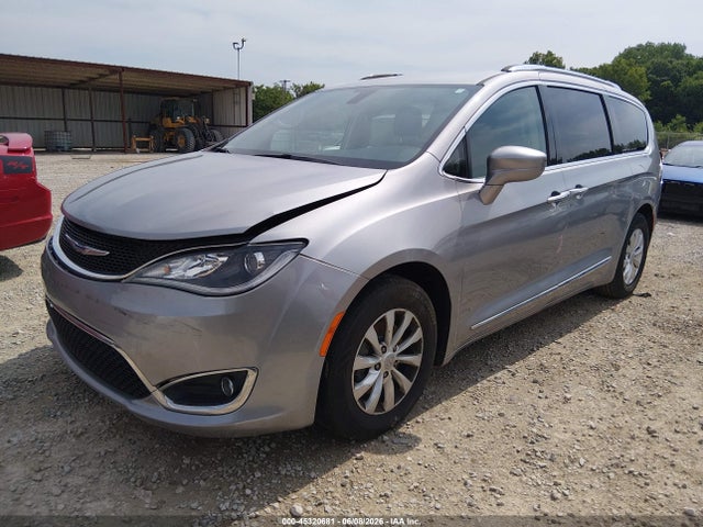 Chrysler Pacifica Touring L