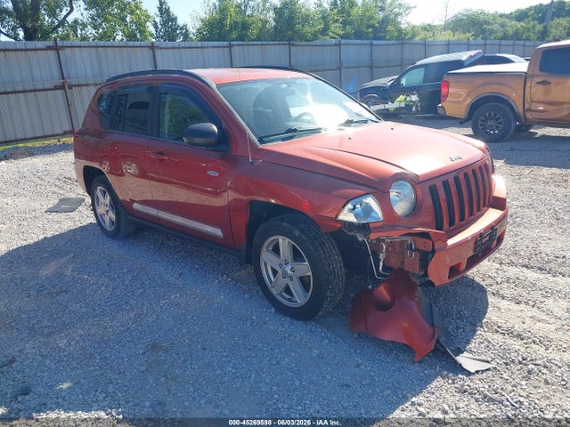 Salvage Jeep Compass Image