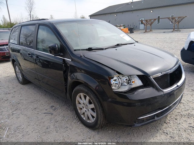 Salvage Chrysler Town & Country Image