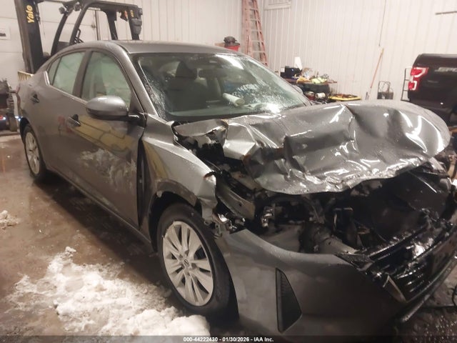 Salvage Nissan Sentra Image