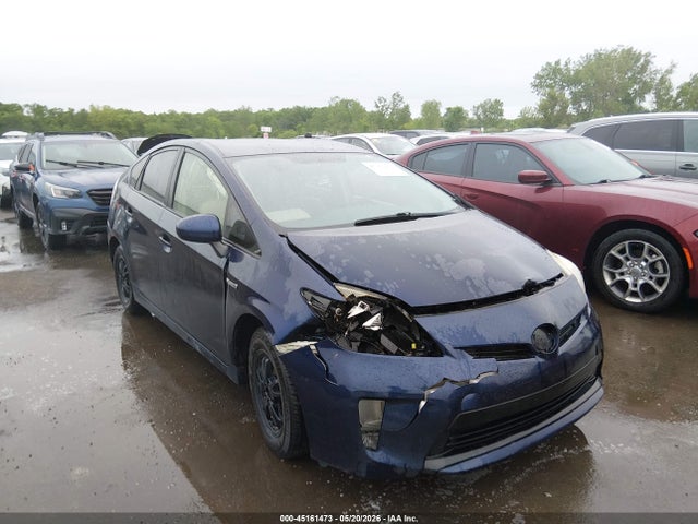 Salvage Toyota Prius Image