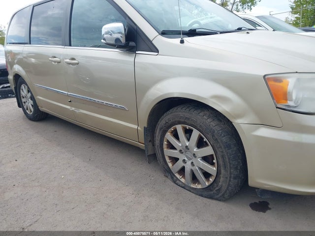Chrysler Town & Country Touring-l