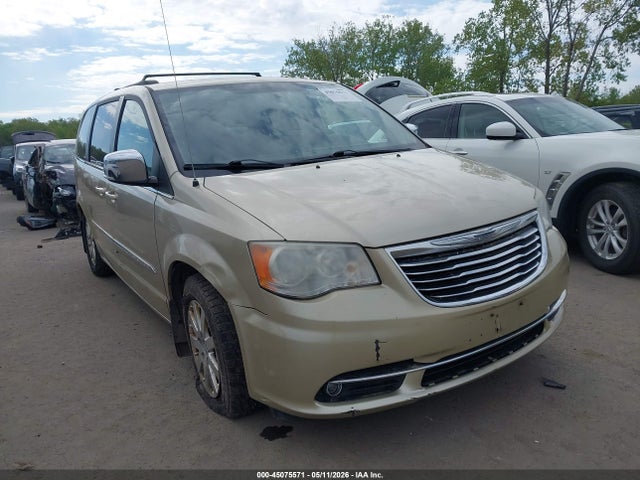 Salvage Chrysler Town & Country Image
